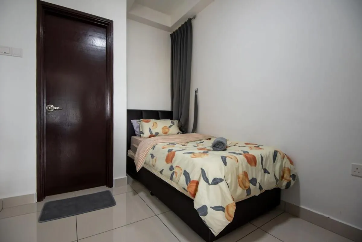 Comfy 3Br Apt @ Ksl Daya Near Ikea Tebrau Parking Johor Bahru 0*,  Malaysia